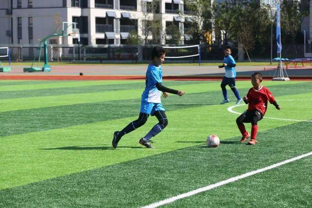 国安客场3比0完胜申花，侯森多次扑救保三分
